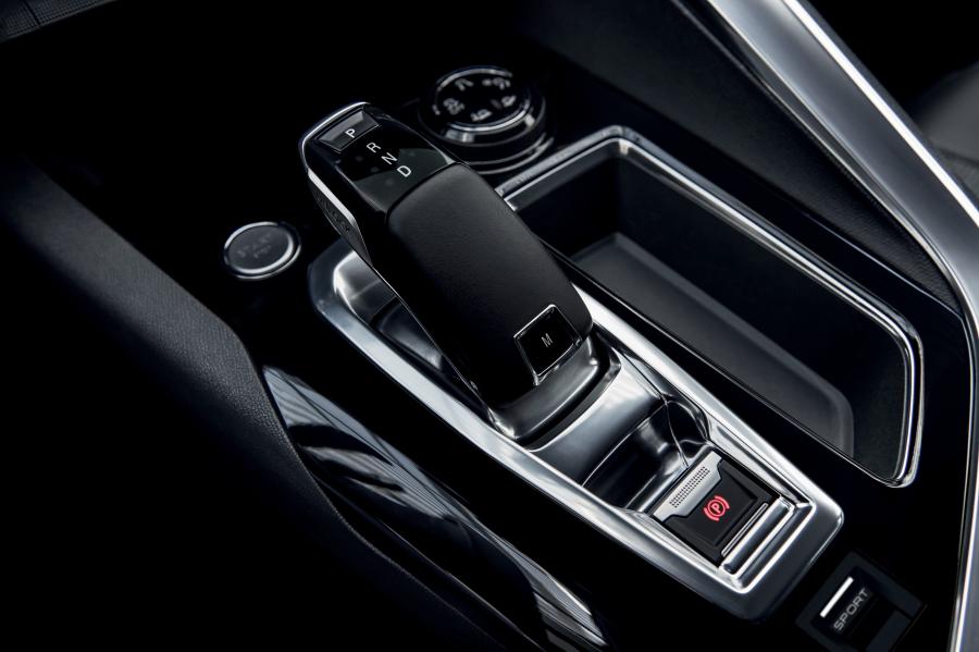 Детали интерьера Peugeot 3008 2016 года  (WW) (фото 68 из 68)